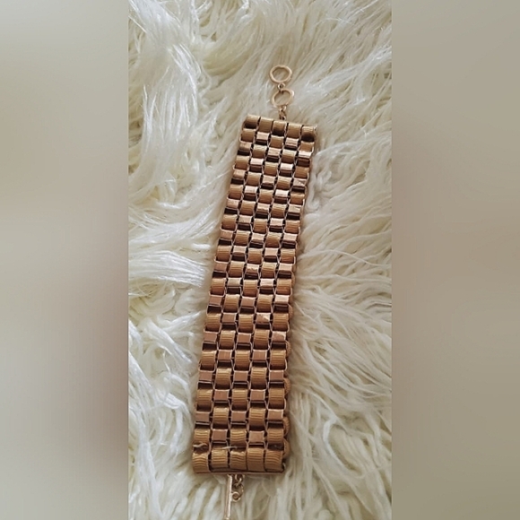 Beautiful Design Handmade Gold Tone Bracelet. 🌴 - Picture 3 of 5